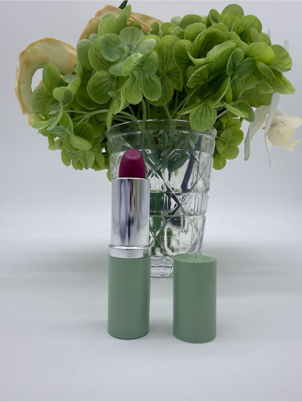 Clinique Different Lipstick Raspberry Glace Full Size